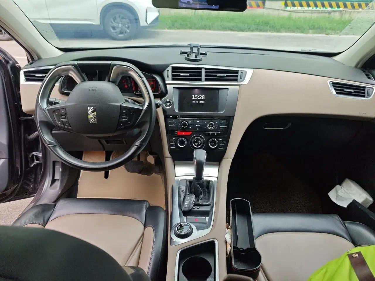 DS 6 2016 1.6T Luxury Edition THP160 — миниатюра 9