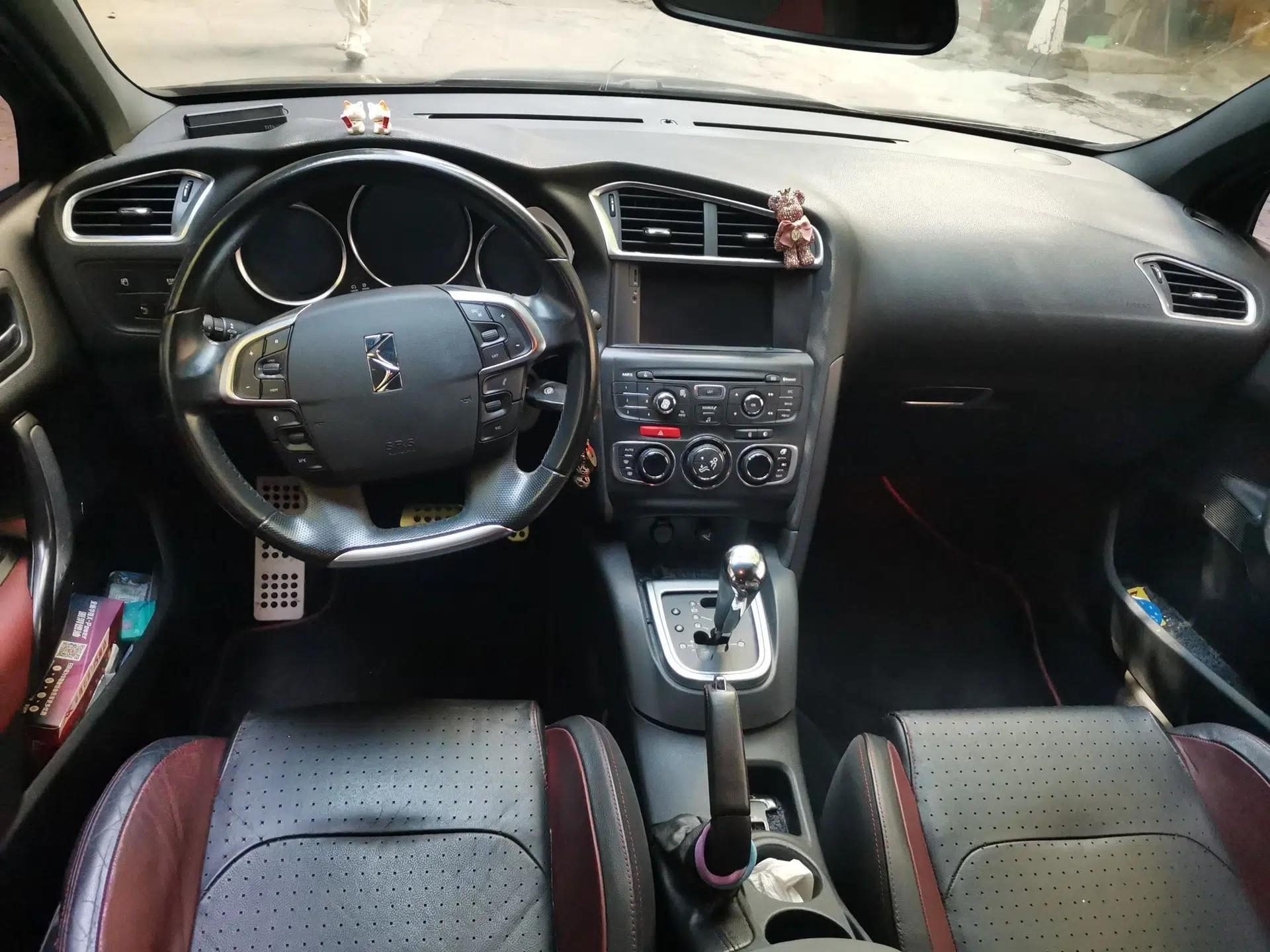 DS 4 2012 1.6T Elegant Edition — миниатюра 9