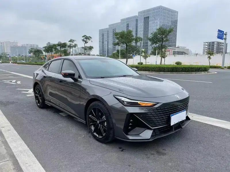 Changan UNI-V 2022 1.5T Premium Edition — миниатюра 3