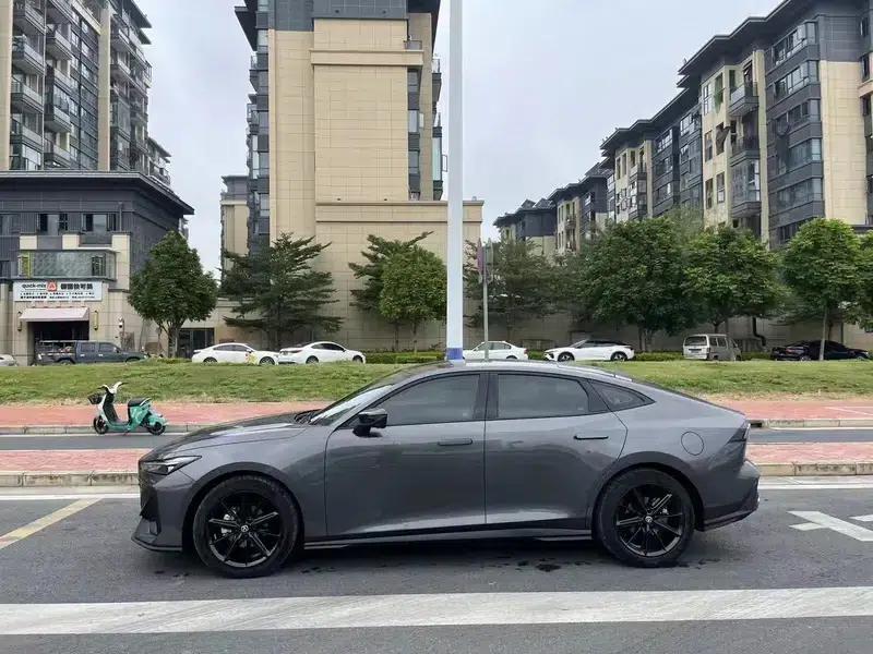 Changan UNI-V 2022 1.5T Premium Edition — миниатюра 4