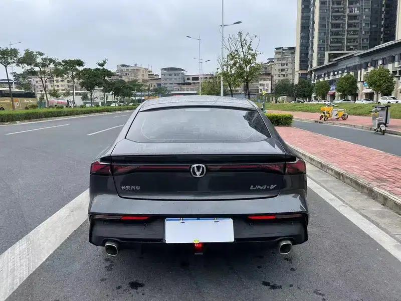 Changan UNI-V 2022 1.5T Premium Edition — миниатюра 5