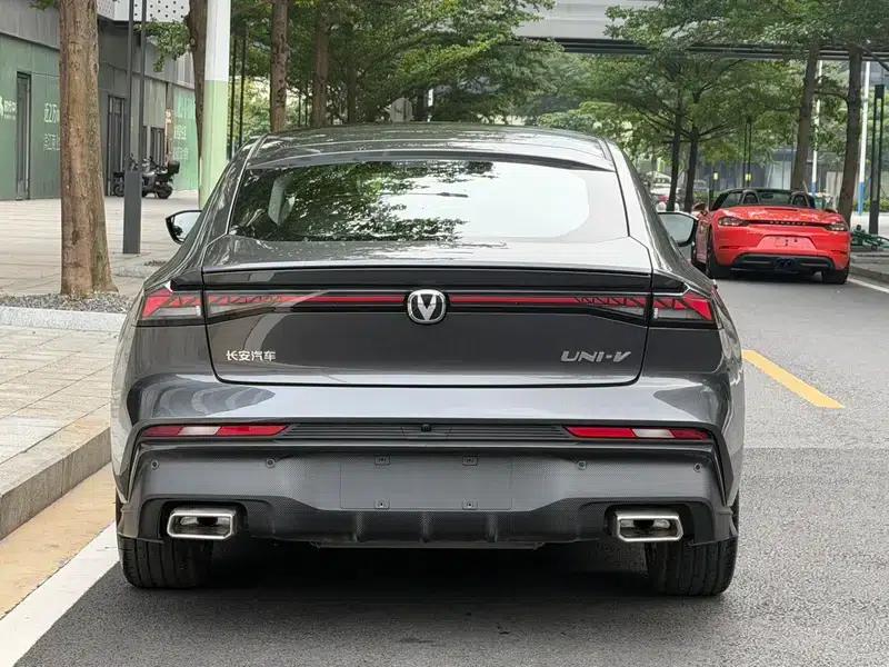 Changan UNI-V 2024 1.5T Premium Edition — миниатюра 6