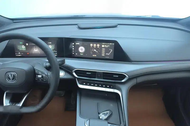 Changan UNI-T 2022 1.5T Premium Edition — миниатюра 11