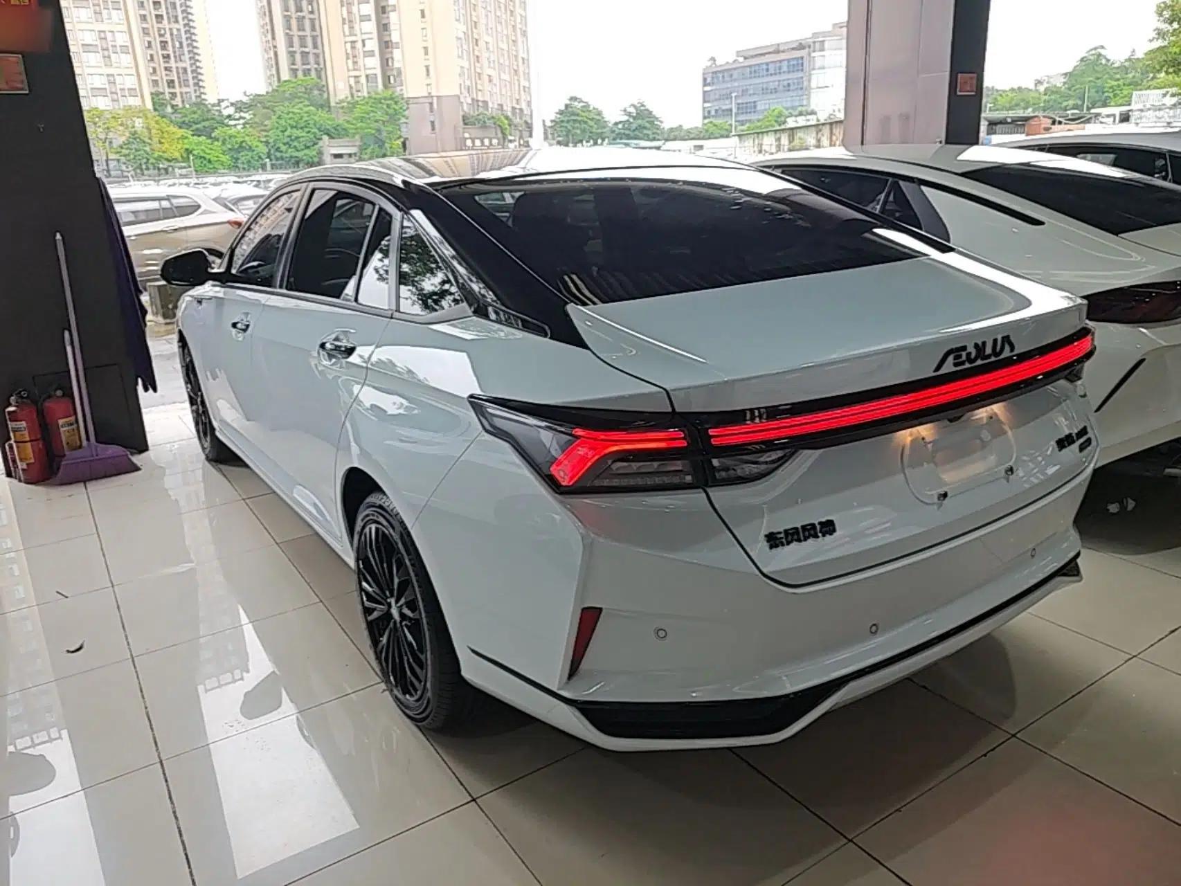 Dongfeng Aeolus Yixuan MAX 2023 1.5T Super Cool Trendy Dad Edition — миниатюра 4