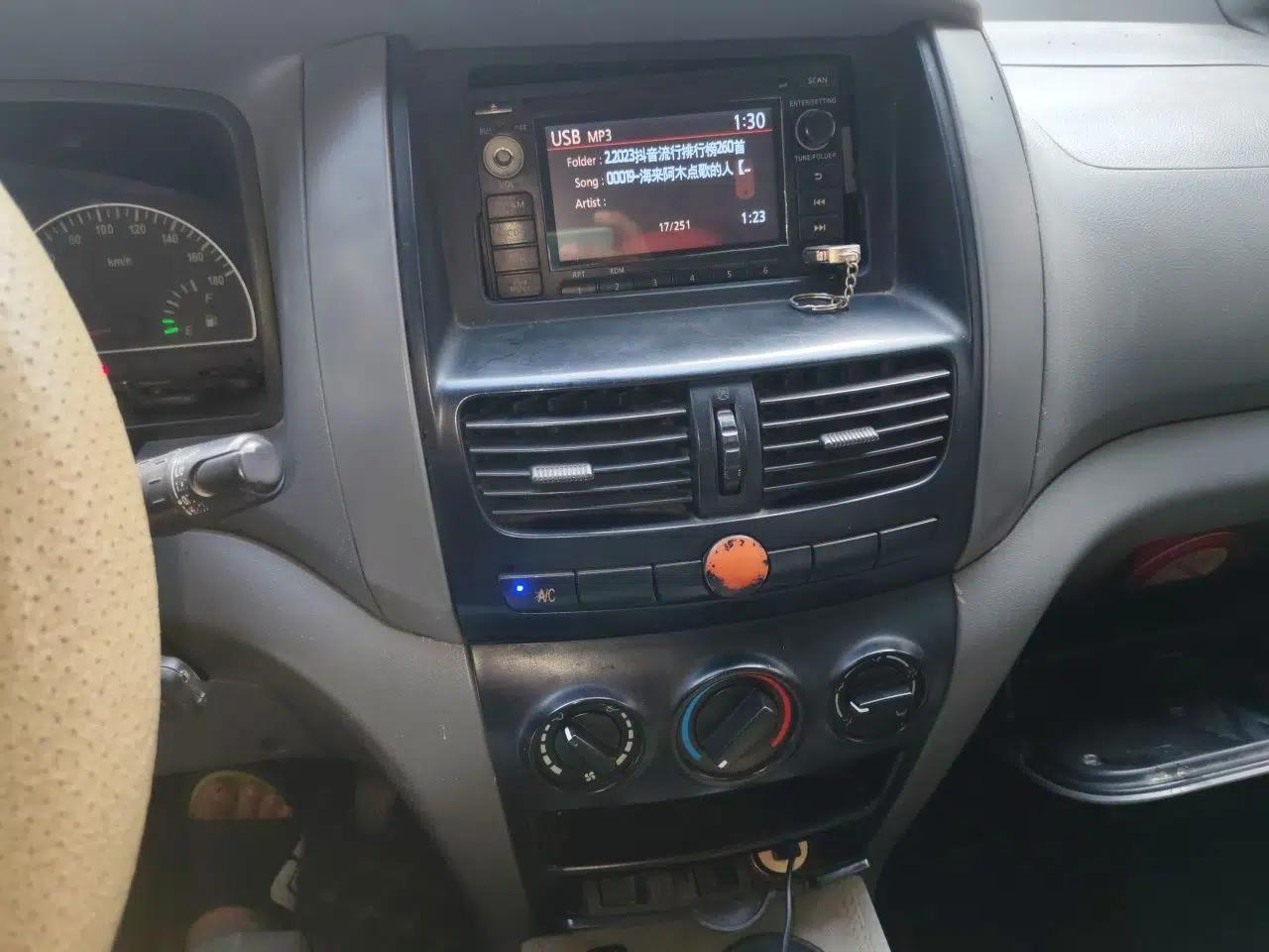 Dongfeng Shuaike 2013 Revised Version 1.5L Manual Comfort Trim 7 Seats China IV Standard — миниатюра 13