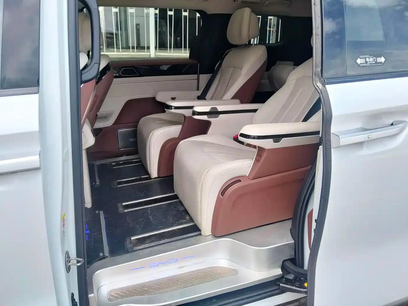 Summer 2025 DM-i 1.5T 180km Excellent Edition — миниатюра 9