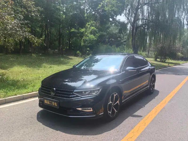 Volkswagen Magotan 2023 2 Millionth Unit Commemorative Edition 330TSI DSG Luxury — миниатюра 1