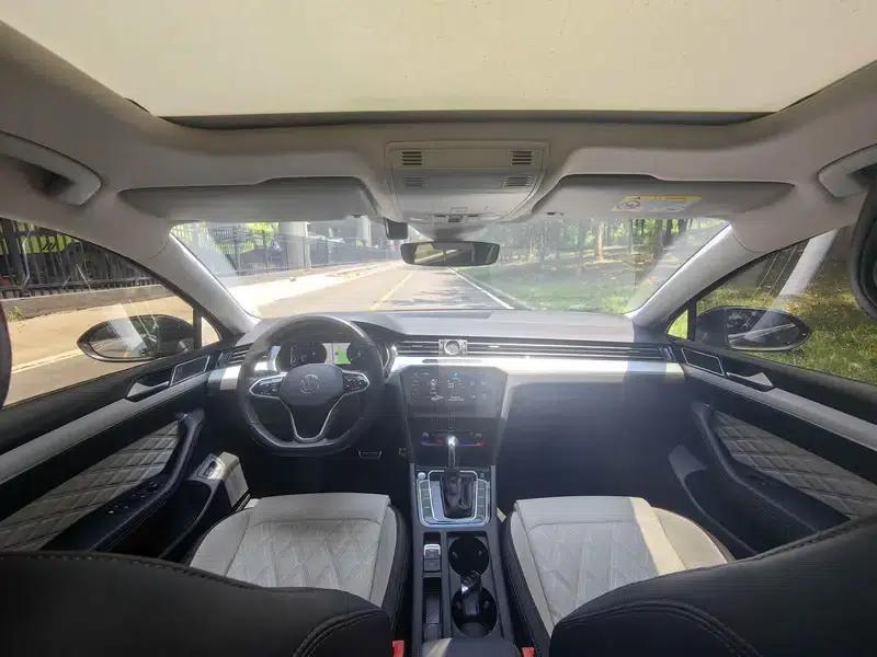 Volkswagen Magotan 2023 2 Millionth Unit Commemorative Edition 330TSI DSG Luxury — миниатюра 8