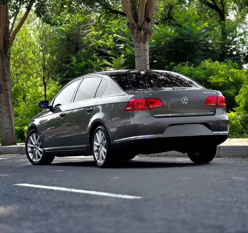 2013 Volkswagen Passat 2.0TSI Premium — миниатюра 4