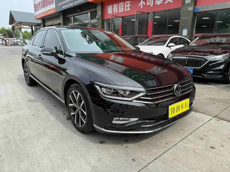 2020 Volkswagen Passat 330TSI DSG Leading Edition — миниатюра 3