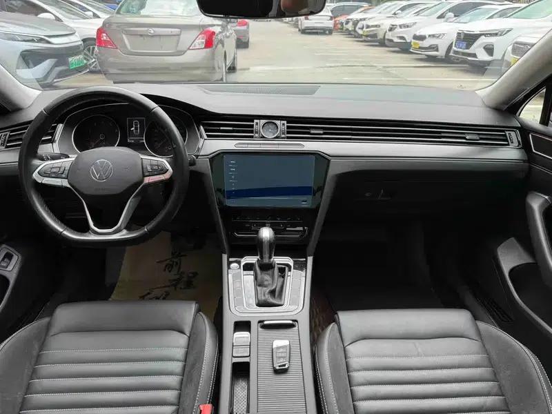2020 Volkswagen Passat 330TSI DSG Leading Edition — миниатюра 8