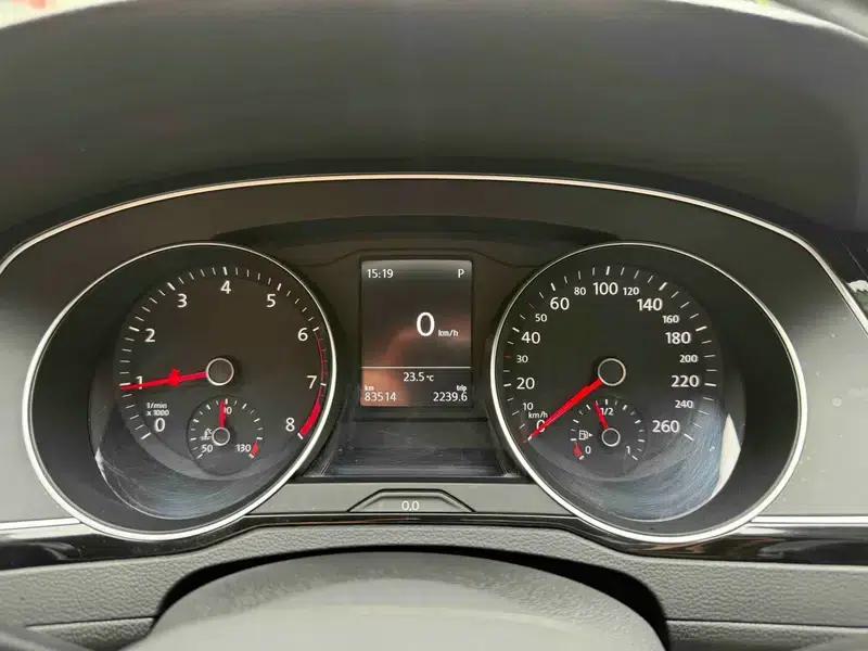 2020 Volkswagen Passat 330TSI DSG Leading Edition — миниатюра 10