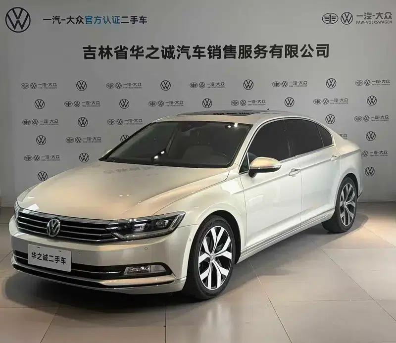 2017 Volkswagen Passat 380TSI DSG Flagship Edition — миниатюра 1