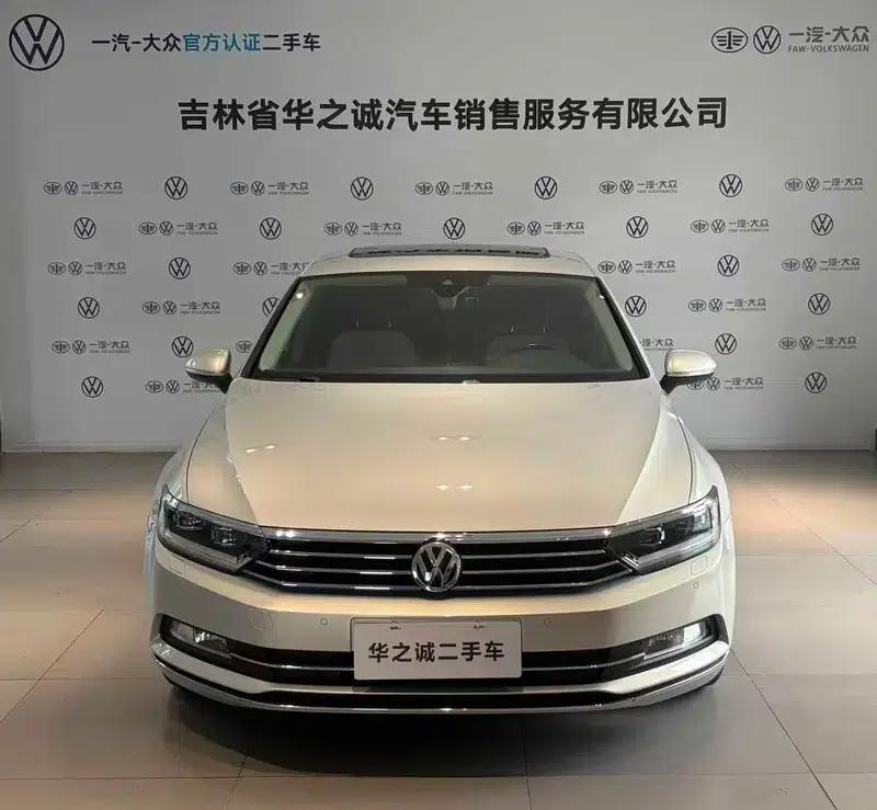 2017 Volkswagen Passat 380TSI DSG Flagship Edition — миниатюра 2