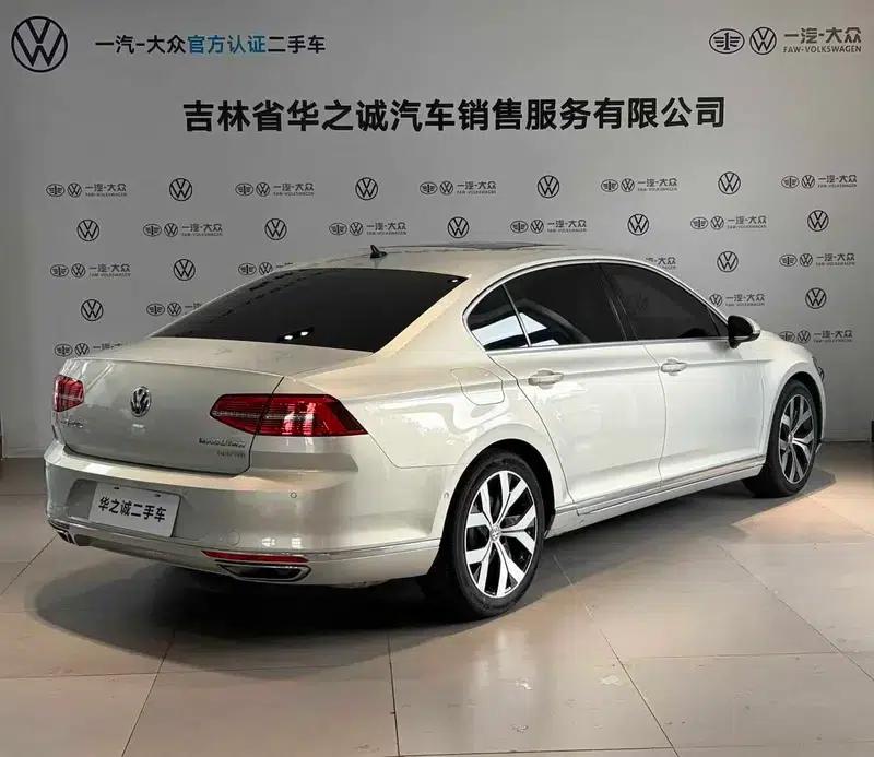 2017 Volkswagen Passat 380TSI DSG Flagship Edition — миниатюра 5