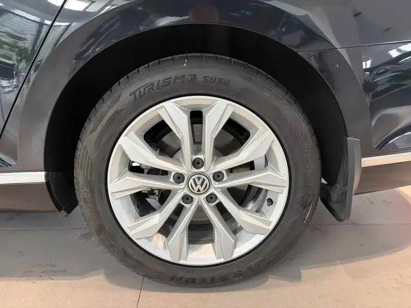 2017 Volkswagen Passat 380TSI DSG Flagship Edition — миниатюра 7