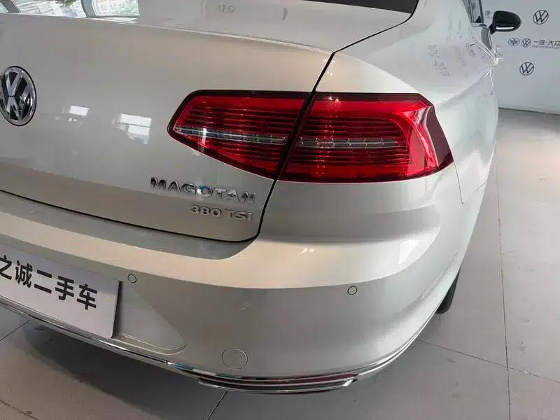 2017 Volkswagen Passat 380TSI DSG Flagship Edition — миниатюра 10