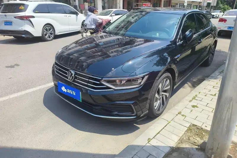 2022 Volkswagen Magotan PHEV Luxury Edition — миниатюра 1