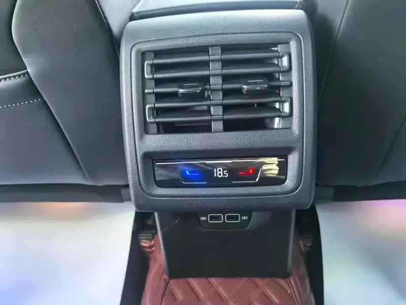 2023 Golf Facelift 280TSI DSG R-Line — миниатюра 8