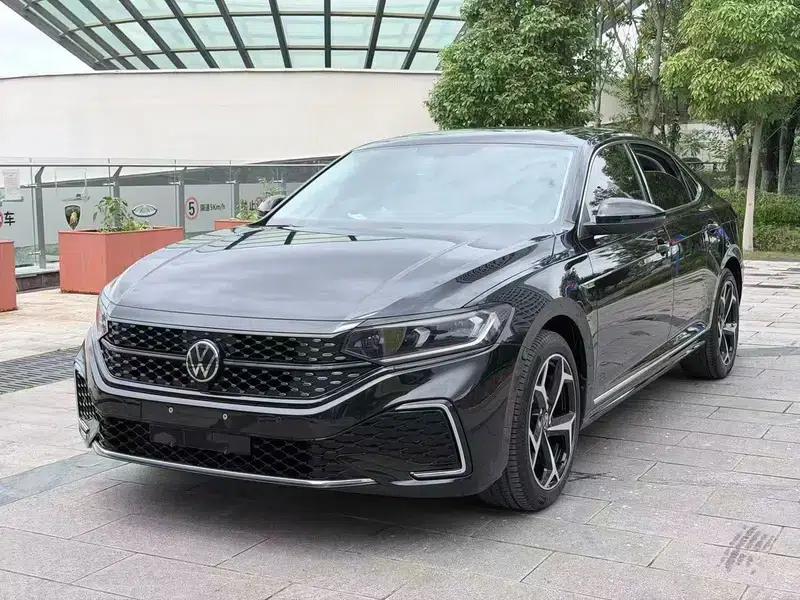 2024 Passat Outstanding Edition 380TSI Starry Sky Dragon Edition — миниатюра 1