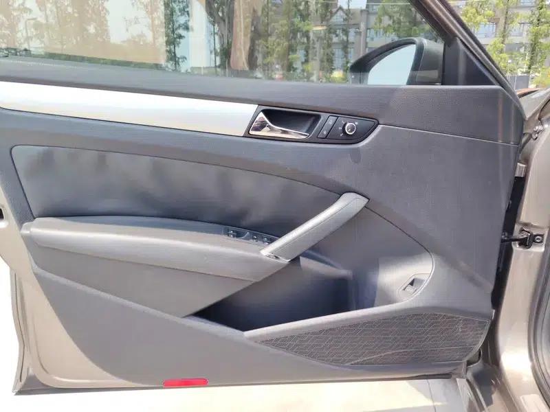2011 Passat 1.8TSI Automatic Premium Edition — миниатюра 12