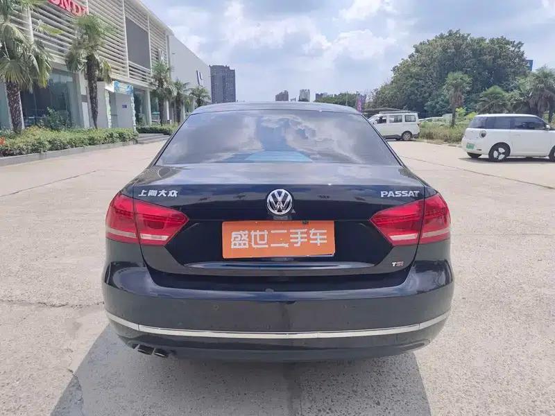 2015 Passat 1.8TSI DSG Premium Edition — миниатюра 4