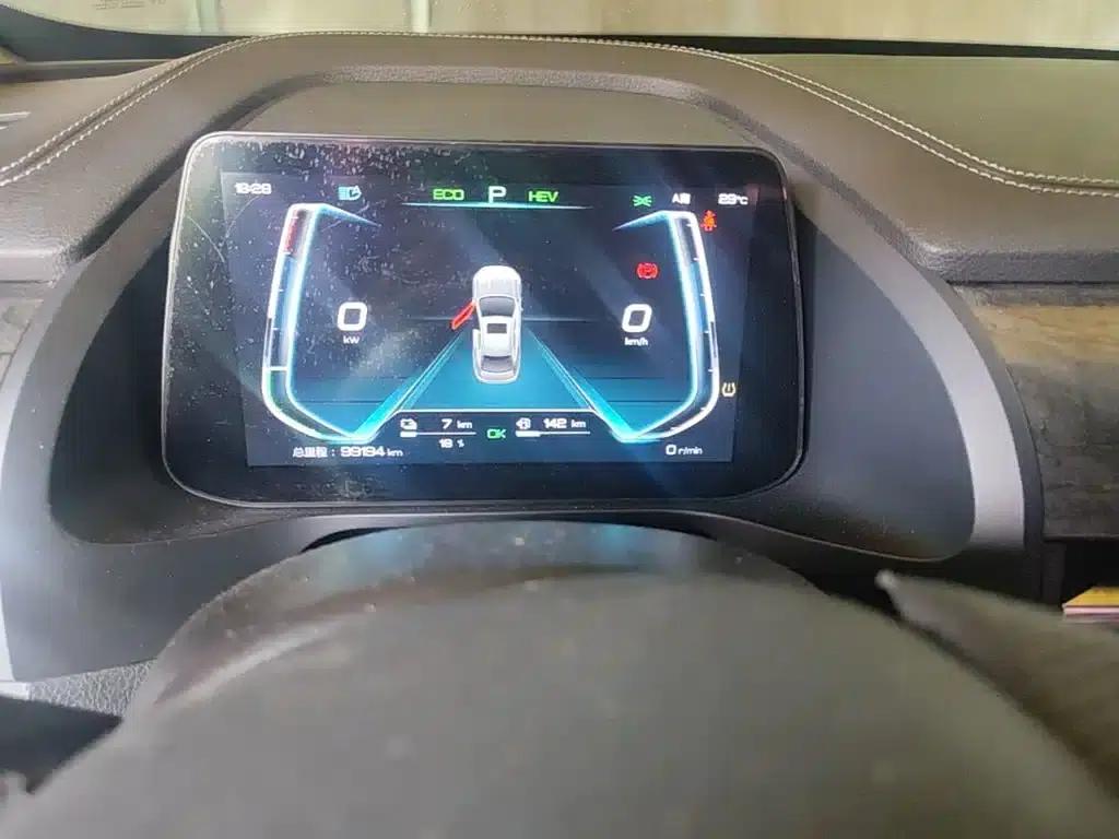 Qin Pro New Energy 2018 DM 1.5TI Automatic Intelligent Connected Sharp Edition — миниатюра 12
