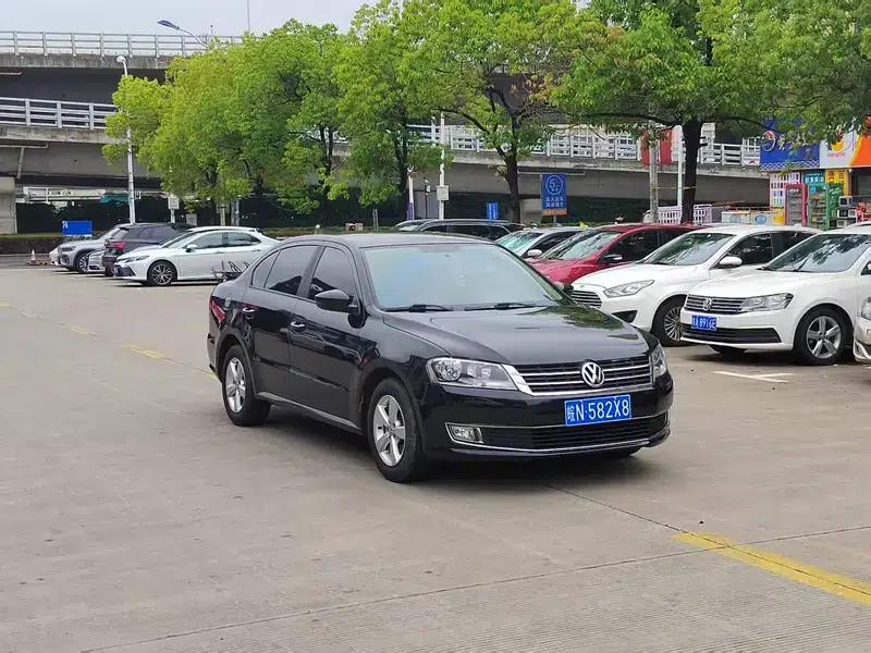 2013 Volkswagen Lavida Classic Facelift 1.6L Automatic Fashion Edition — миниатюра 3