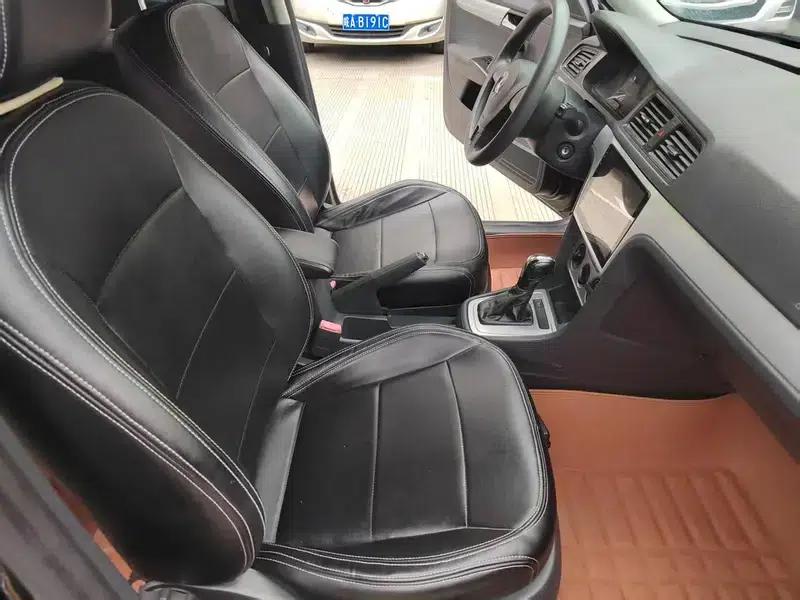 2013 Volkswagen Lavida Classic Facelift 1.6L Automatic Fashion Edition — миниатюра 8