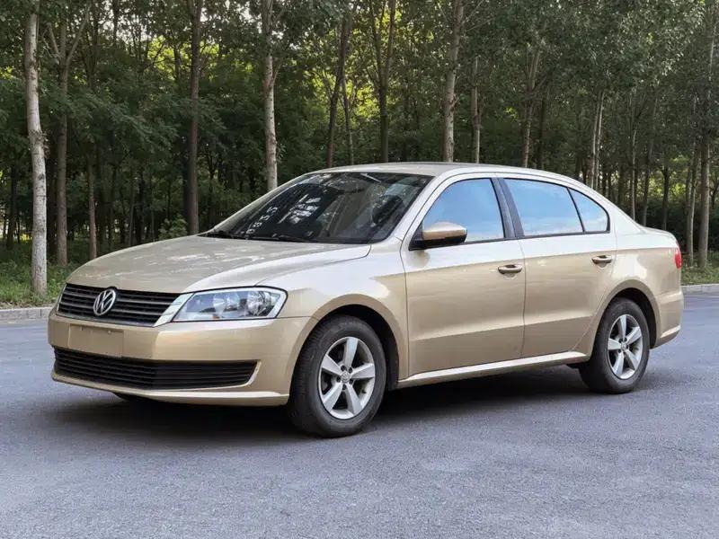2013 Volkswagen Lavida Classic Facelift 1.6L Automatic Fashion Edition — миниатюра 1