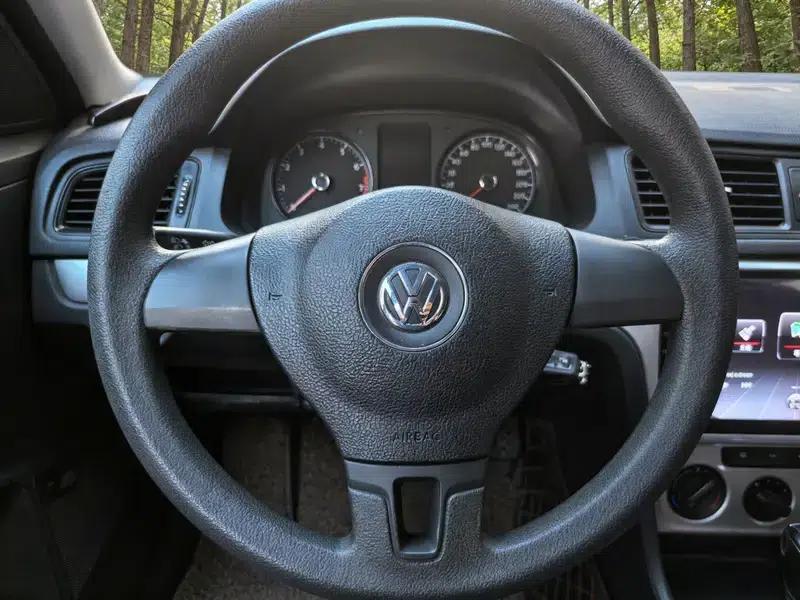 2013 Volkswagen Lavida Classic Facelift 1.6L Automatic Fashion Edition — миниатюра 14