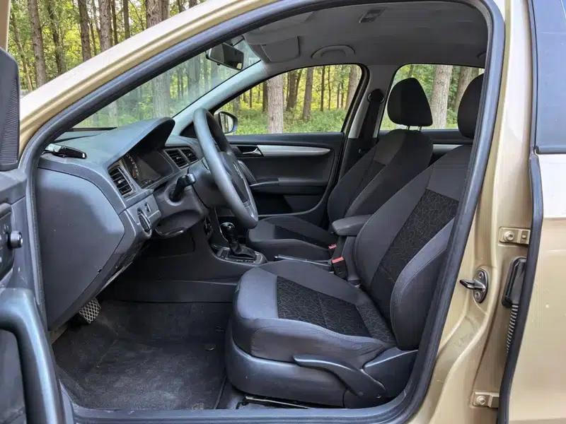 2013 Volkswagen Lavida Classic Facelift 1.6L Automatic Fashion Edition — миниатюра 15