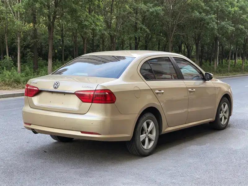 2013 Volkswagen Lavida Classic Facelift 1.6L Automatic Fashion Edition — миниатюра 7