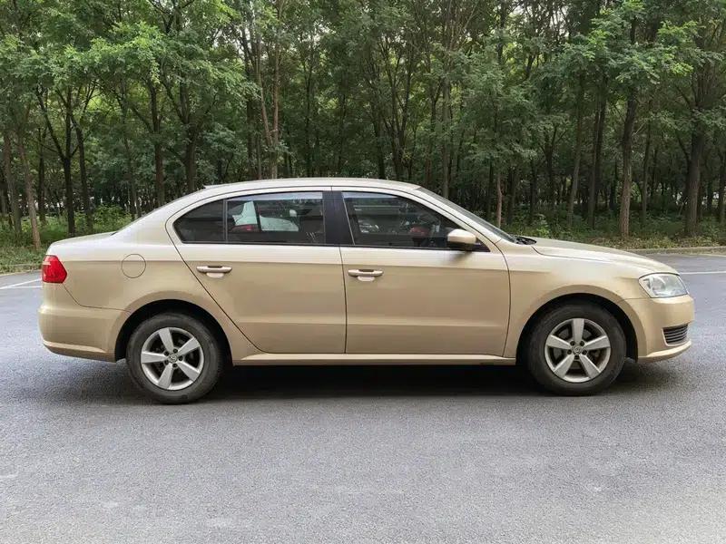 2013 Volkswagen Lavida Classic Facelift 1.6L Automatic Fashion Edition — миниатюра 8