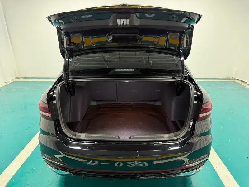2024 Volkswagen Lavida 300TSI DSG Starry Sky Edition — миниатюра 20