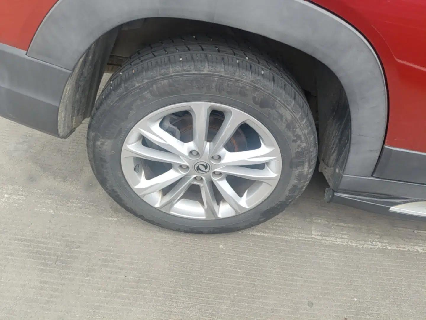 Dongfeng Fengon S560 2018 1.8L CVT Elite Model 7 Seats — миниатюра 11