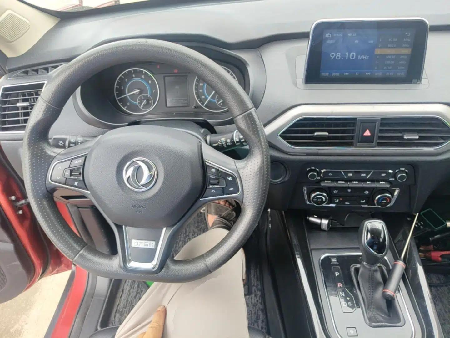 Dongfeng Fengon S560 2018 1.8L CVT Elite Model 7 Seats — миниатюра 12
