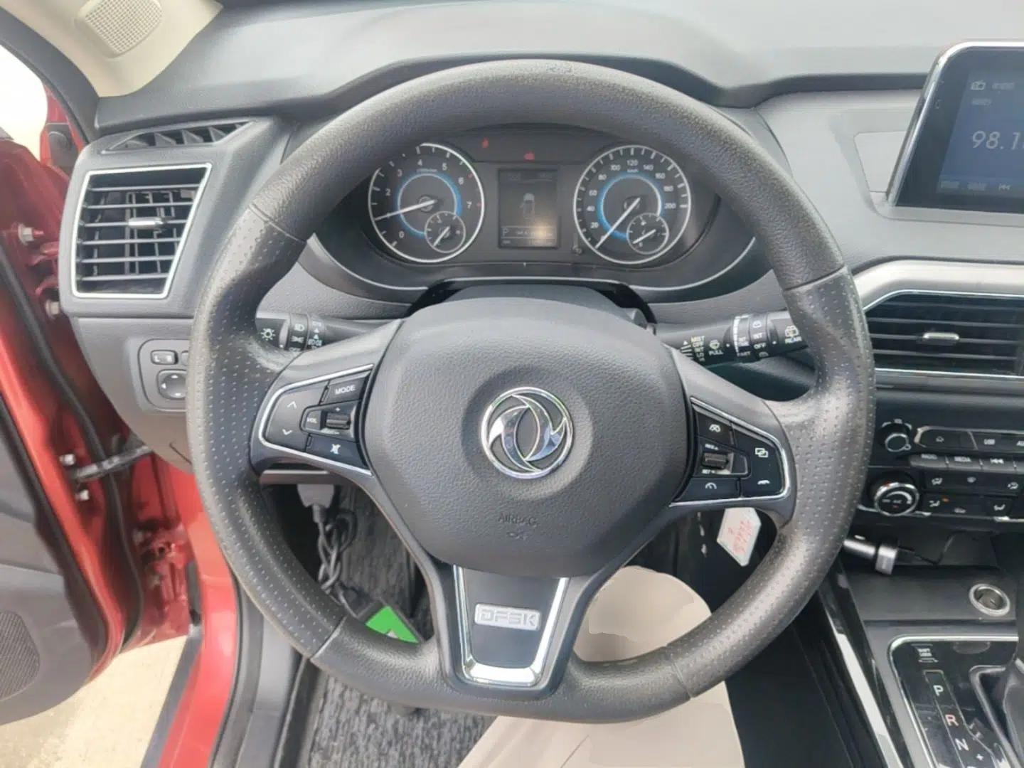 Dongfeng Fengon S560 2018 1.8L CVT Elite Model 7 Seats — миниатюра 13