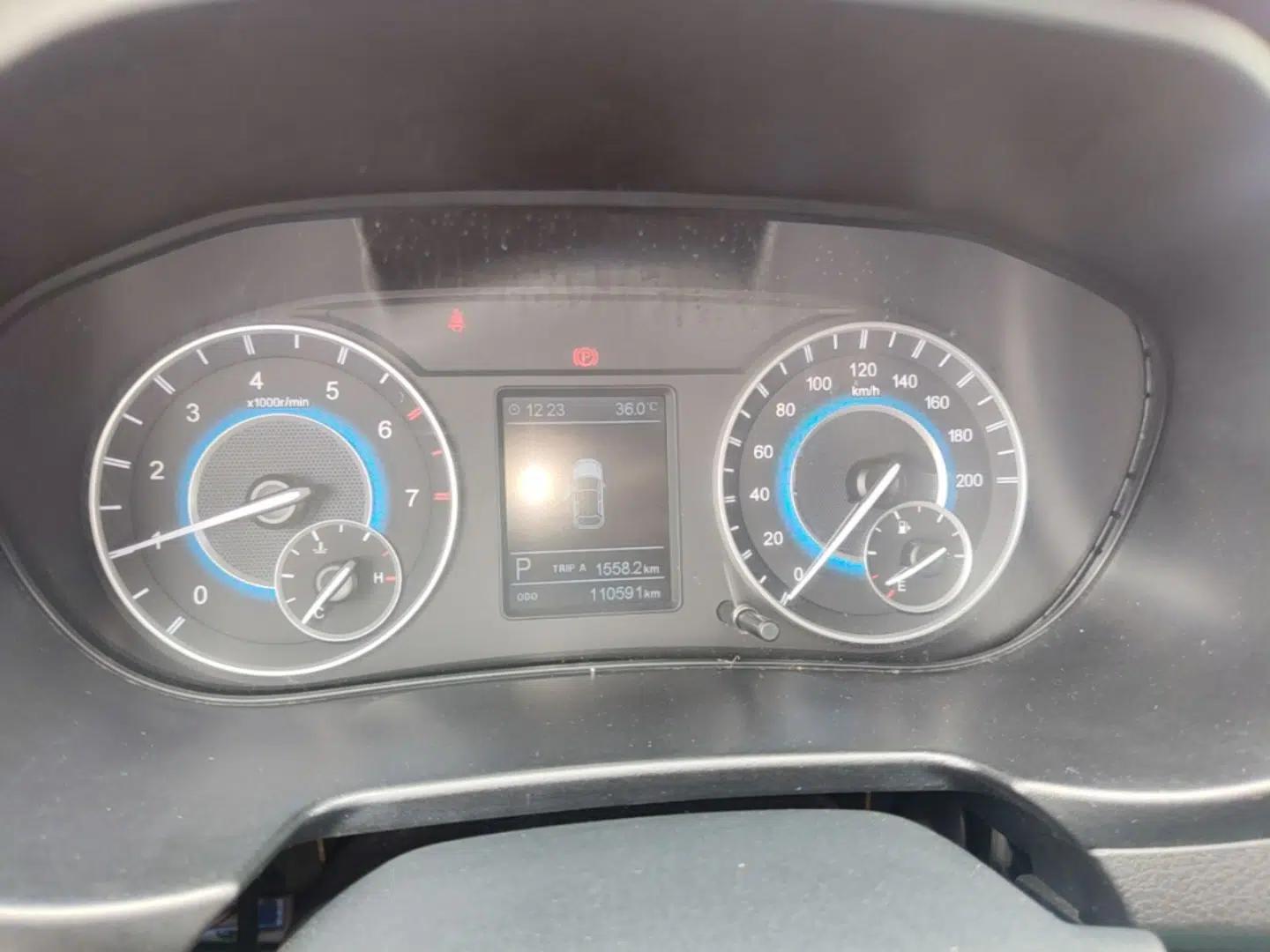 Dongfeng Fengon S560 2018 1.8L CVT Elite Model 7 Seats — миниатюра 14