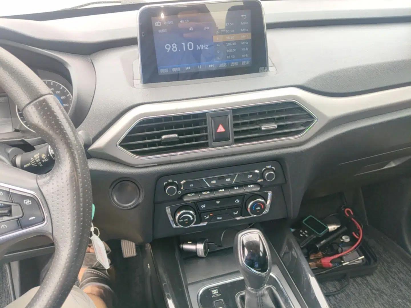 Dongfeng Fengon S560 2018 1.8L CVT Elite Model 7 Seats — миниатюра 15