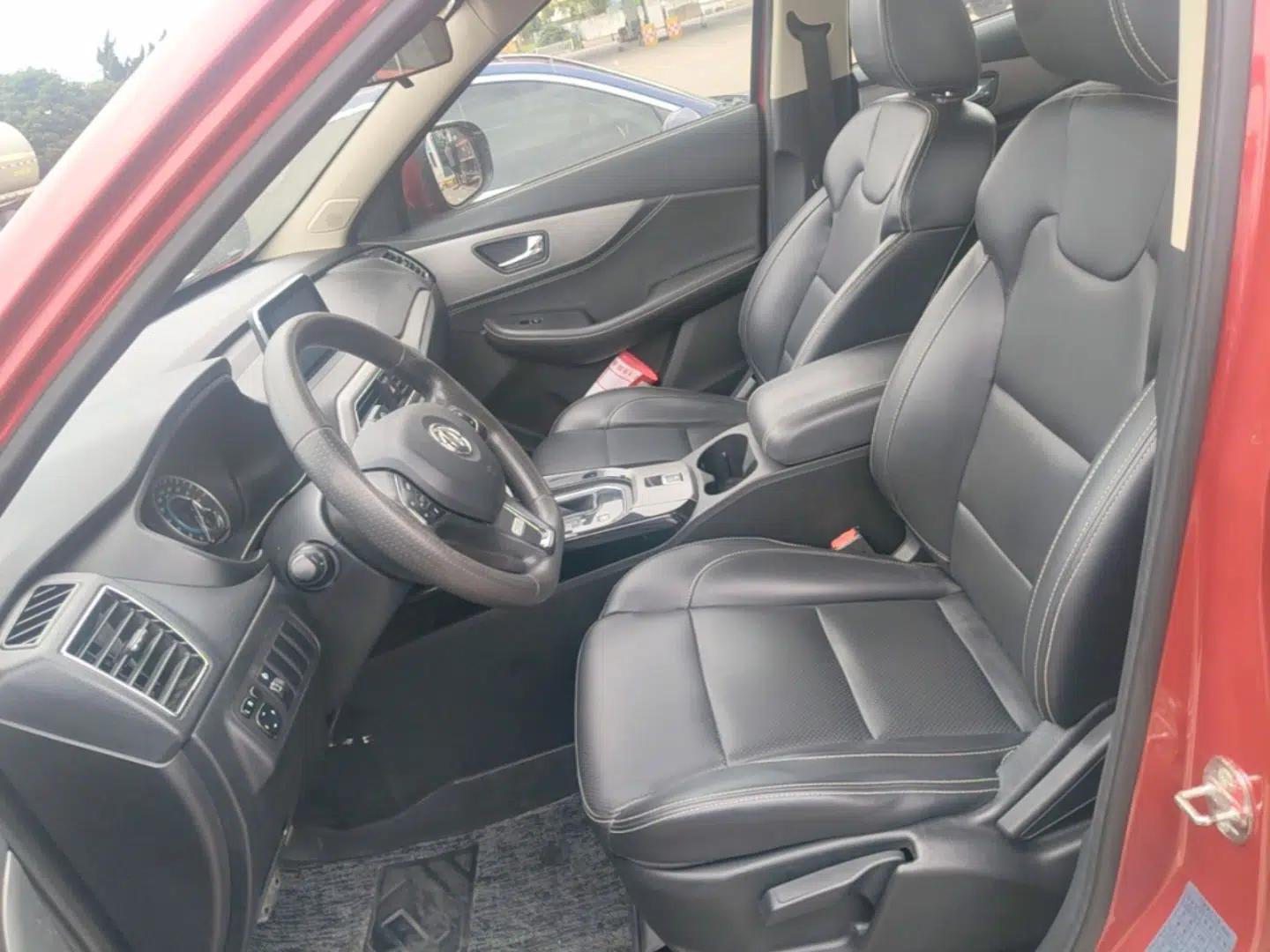 Dongfeng Fengon S560 2018 1.8L CVT Elite Model 7 Seats — миниатюра 17