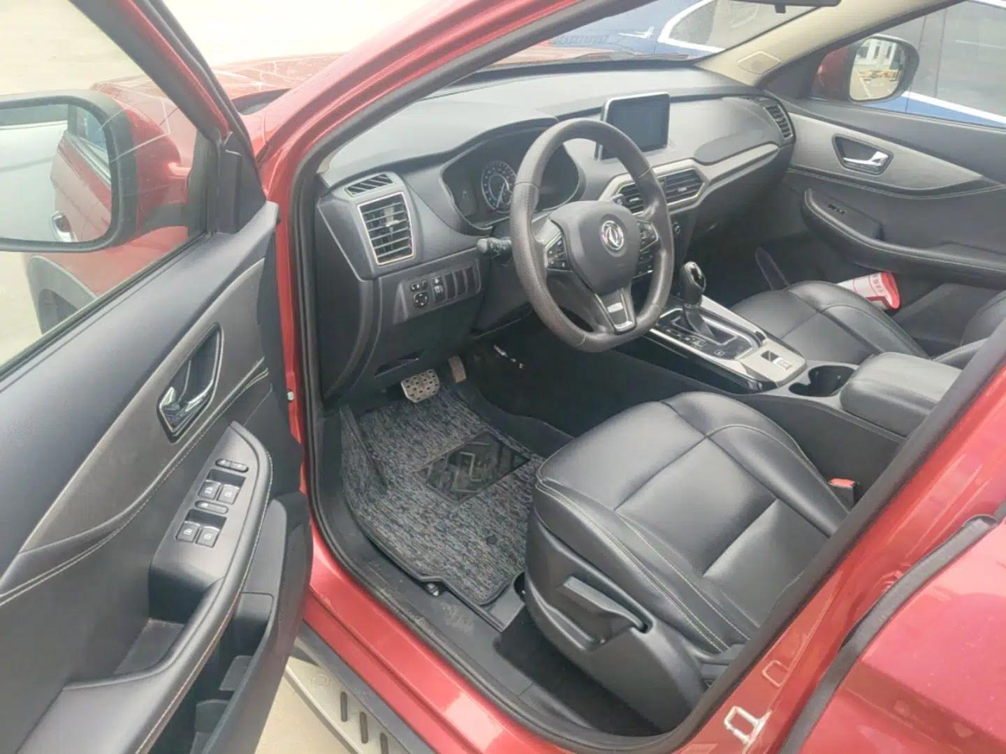 Dongfeng Fengon S560 2018 1.8L CVT Elite Model 7 Seats — миниатюра 18