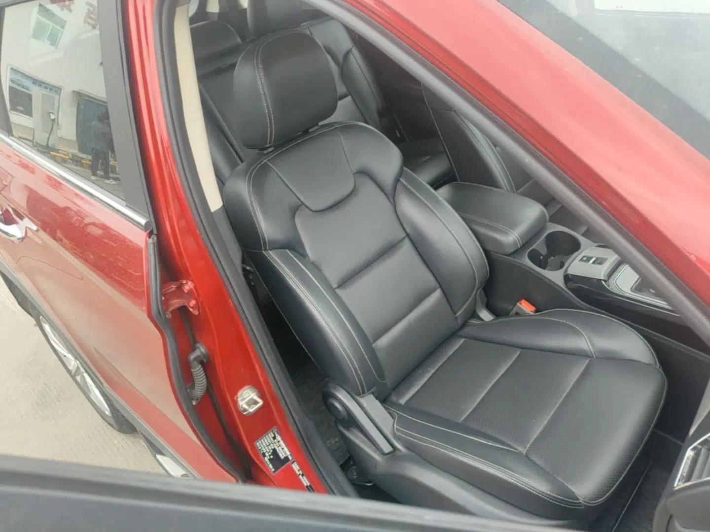 Dongfeng Fengon S560 2018 1.8L CVT Elite Model 7 Seats — миниатюра 19
