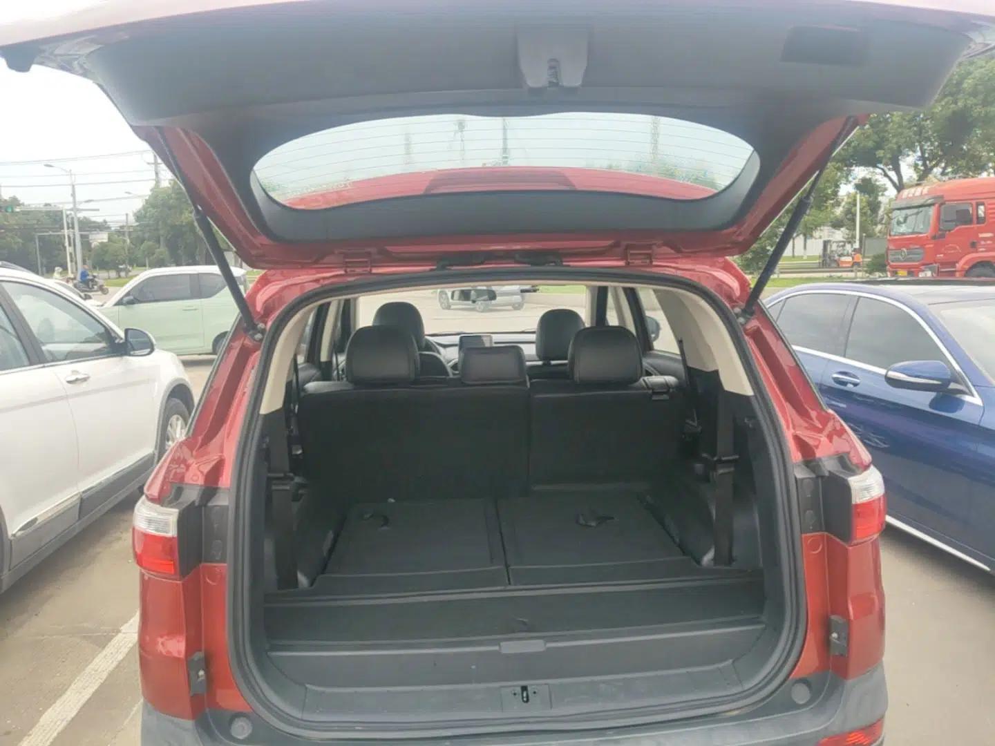 Dongfeng Fengon S560 2018 1.8L CVT Elite Model 7 Seats — миниатюра 22