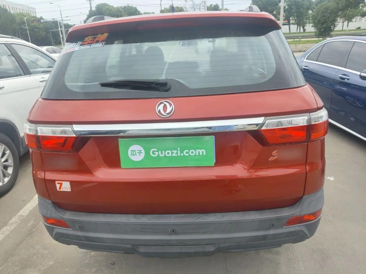 Dongfeng Fengon S560 2018 1.8L CVT Elite Model 7 Seats — миниатюра 5