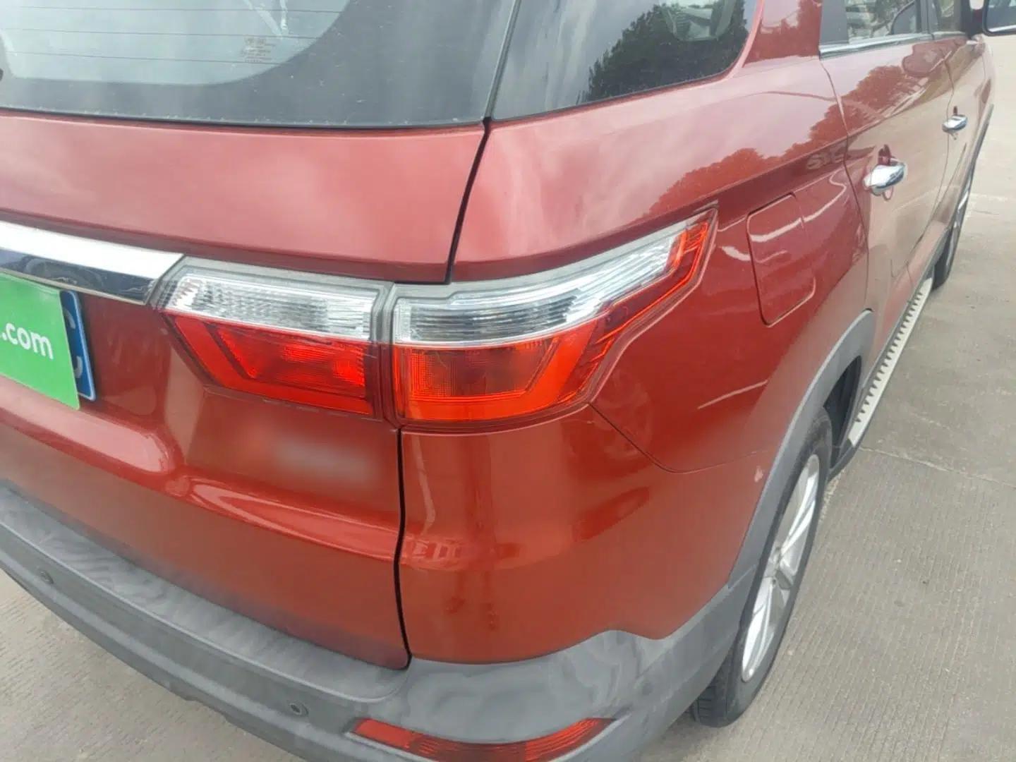 Dongfeng Fengon S560 2018 1.8L CVT Elite Model 7 Seats — миниатюра 9