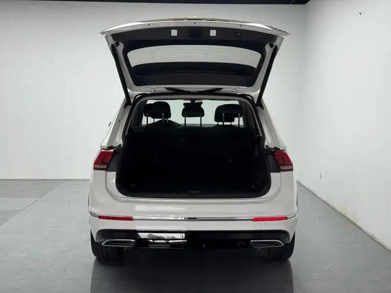 Tiguan L 2021 330TSI Automatic 2WD R-Line Premium Edition — миниатюра 20