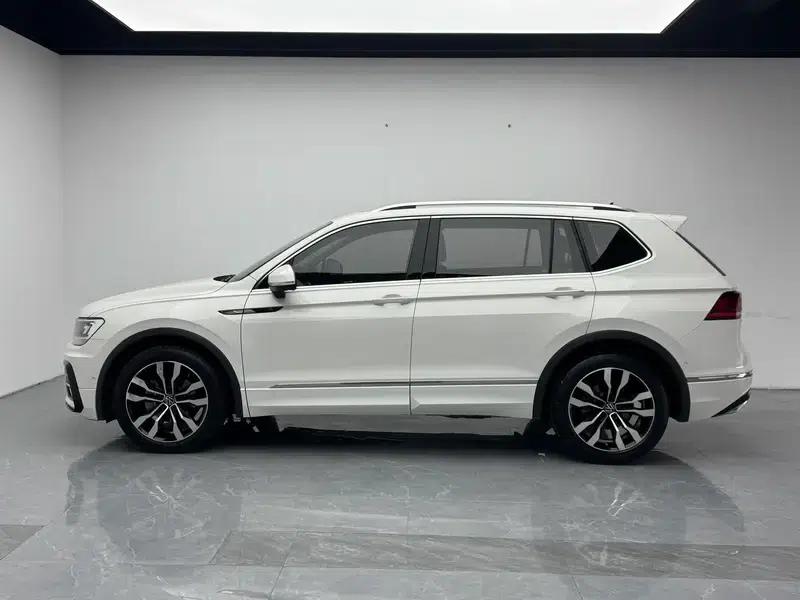 Tiguan L 2021 330TSI Automatic 2WD R-Line Premium Edition — миниатюра 4