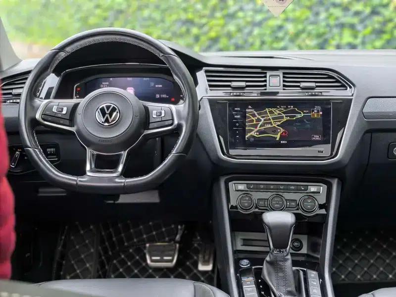 Tiguan L 2021 330TSI Automatic 2WD R-Line Premium Edition — миниатюра 14