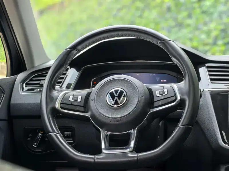 Tiguan L 2021 330TSI Automatic 2WD R-Line Premium Edition — миниатюра 19